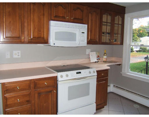 26 Milton Road Reading, MA 01867 - Photo 3 of 10 Gallery Image 3