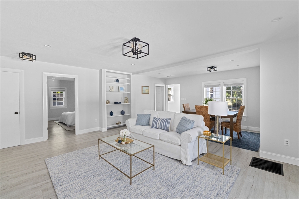 7 Cliff Road Hingham, MA 02043 - Photo 11 of 30 Gallery Image 11