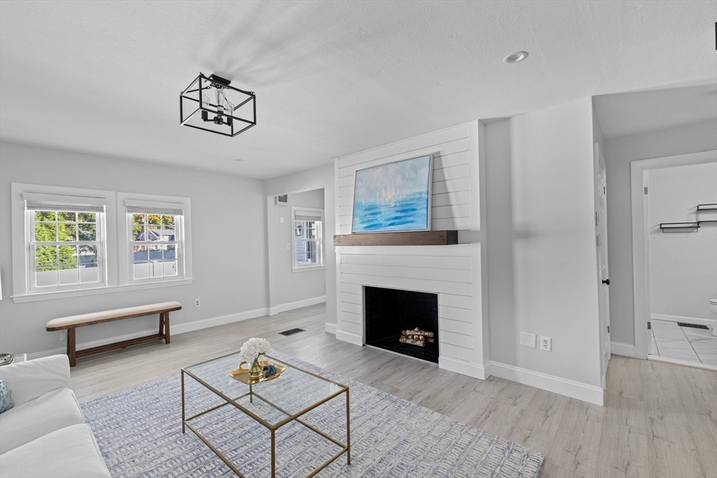 7 Cliff Road Hingham, MA 02043 - Photo 12 of 30 Gallery Image 12