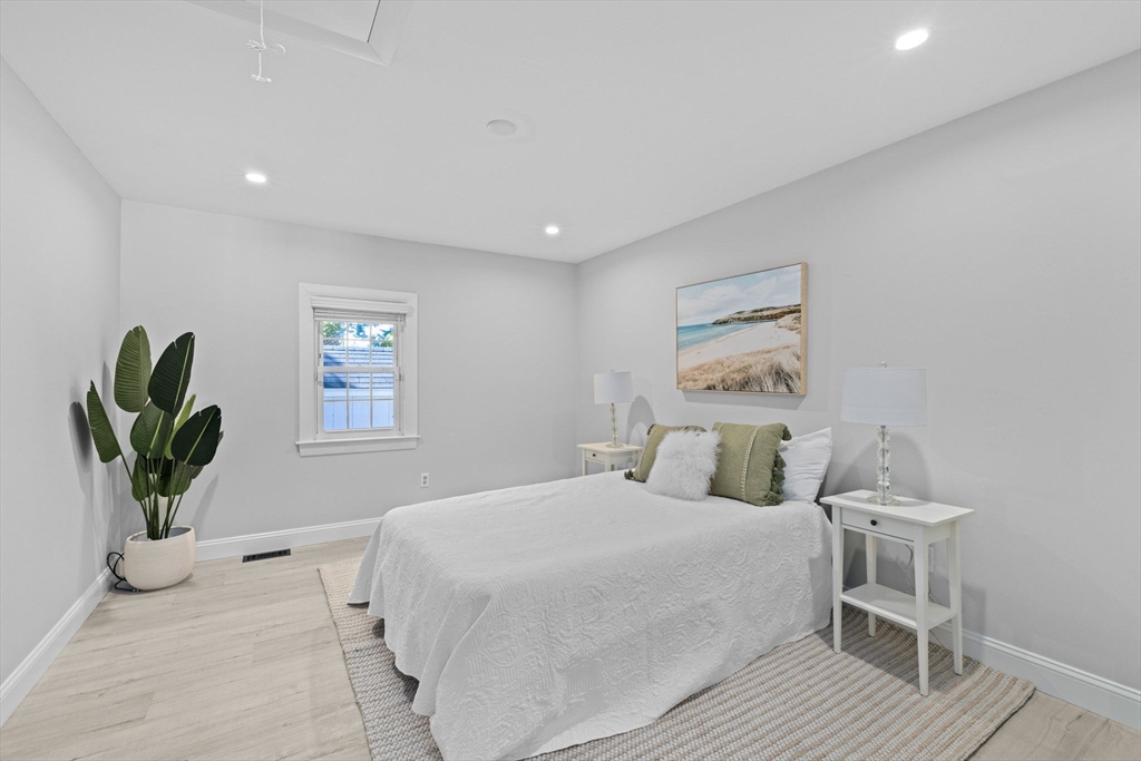7 Cliff Road Hingham, MA 02043 - Photo 14 of 30 Gallery Image 14