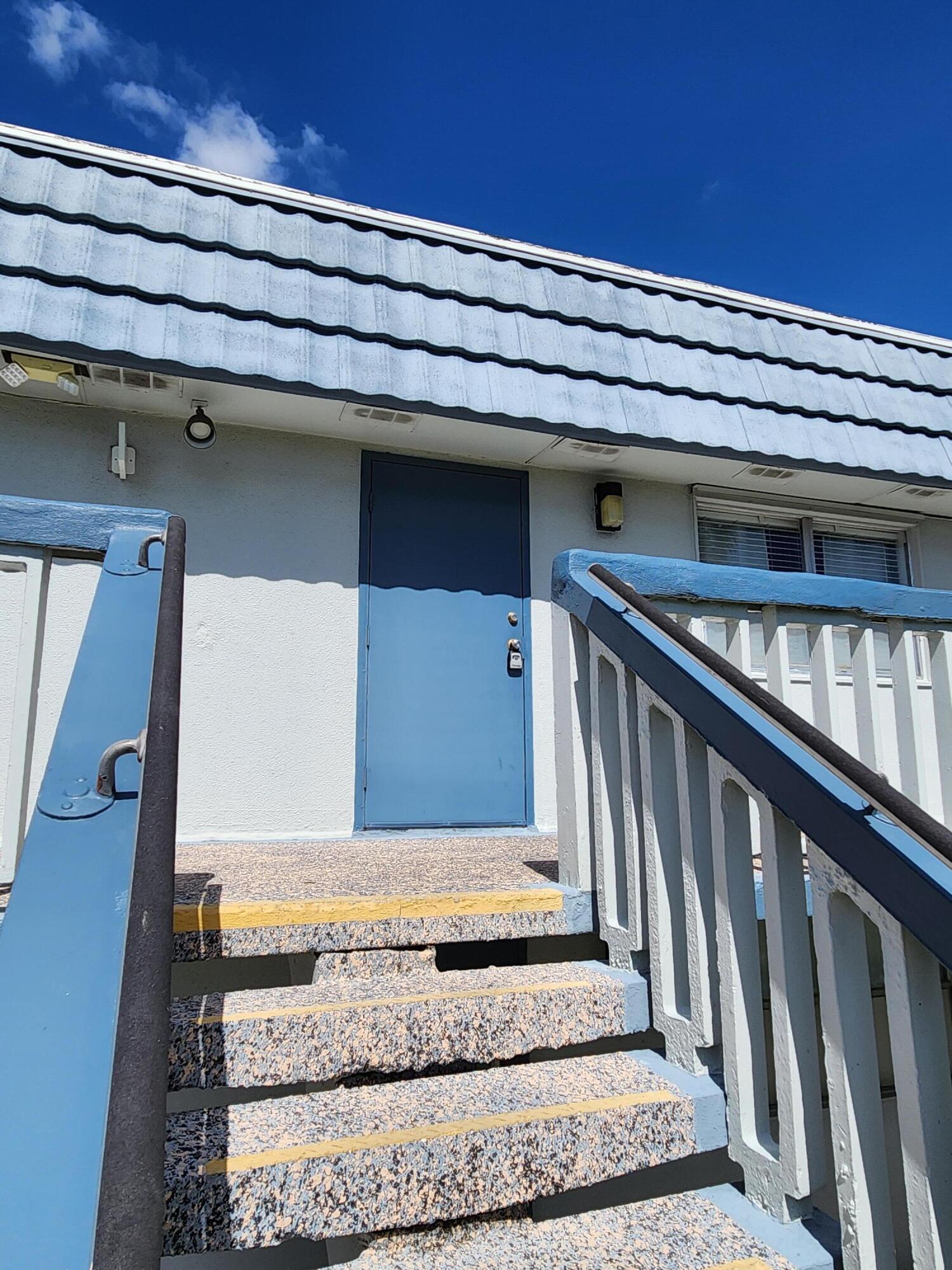 148 Tuscany Lane, Unit B Delray Beach, FL 33446 - Photo 10 of 11 a view of entryway