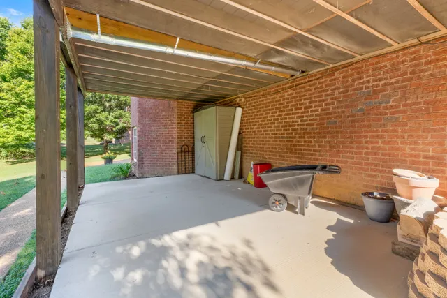 $749,900 | 106 Meadowood Loop, Burns, TN 37029