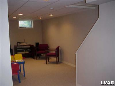 4290 Alder Road Bethlehem, PA 18020 - Photo 5 of 8 Gallery Image 5