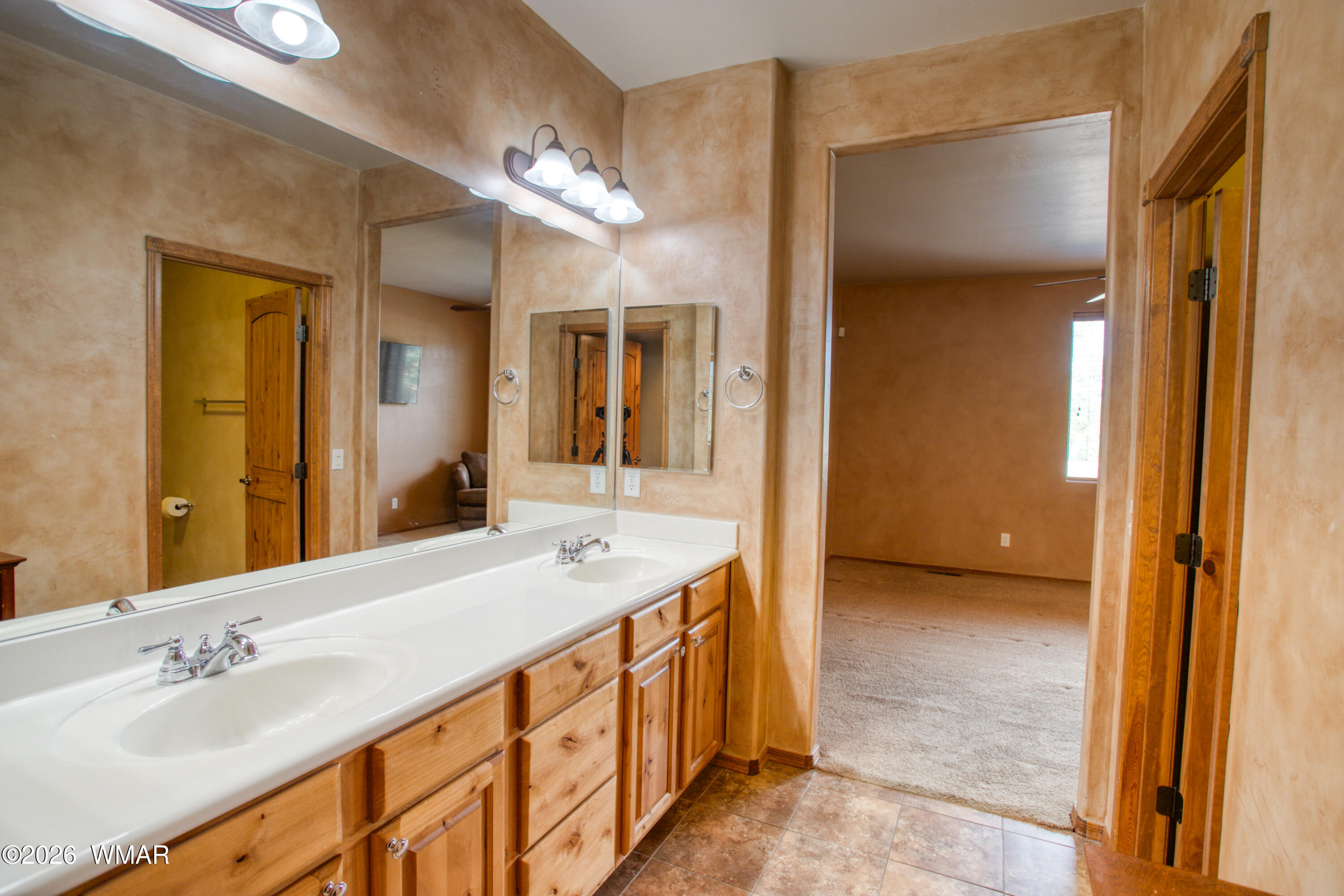 2970 West Villa Loop Show Low, AZ 85901 - Photo 12 of 50 Primary Bathroom