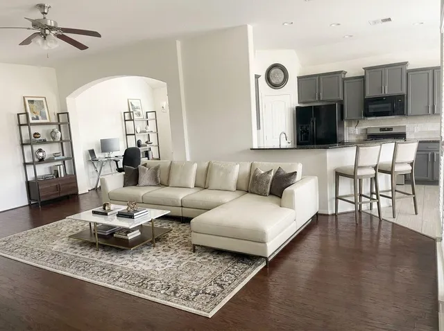 $2,390 | 129 Autumn Forest Lane, Conroe, TX 77384