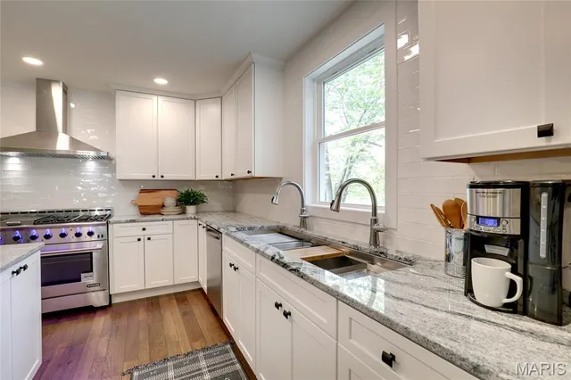 $435,000 | 1431 Highway 104, Quincy, IL 62305