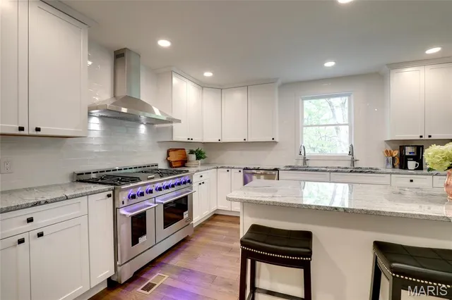 $435,000 | 1431 Highway 104, Quincy, IL 62305