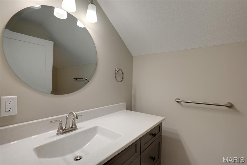 1431 Highway 104 Quincy, IL 62305 - Photo 26 of 47