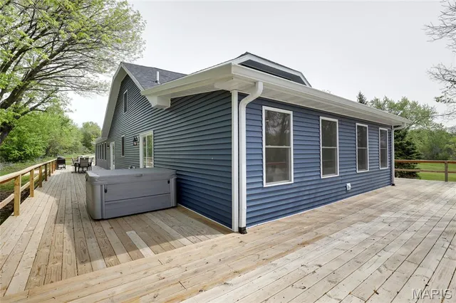 $435,000 | 1431 Highway 104, Quincy, IL 62305