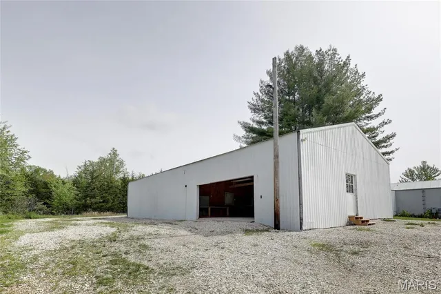 $435,000 | 1431 Highway 104, Quincy, IL 62305