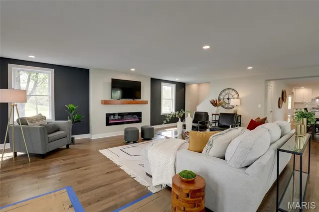 $435,000 | 1431 Highway 104, Quincy, IL 62305