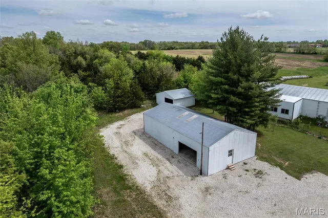 $435,000 | 1431 Highway 104, Quincy, IL 62305