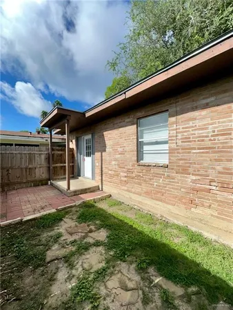 $680 | 806 Walnut Avenue, Unit COTTAGE, McAllen, TX 78501