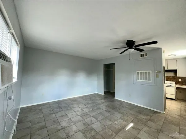 $680 | 806 Walnut Avenue, Unit COTTAGE, McAllen, TX 78501