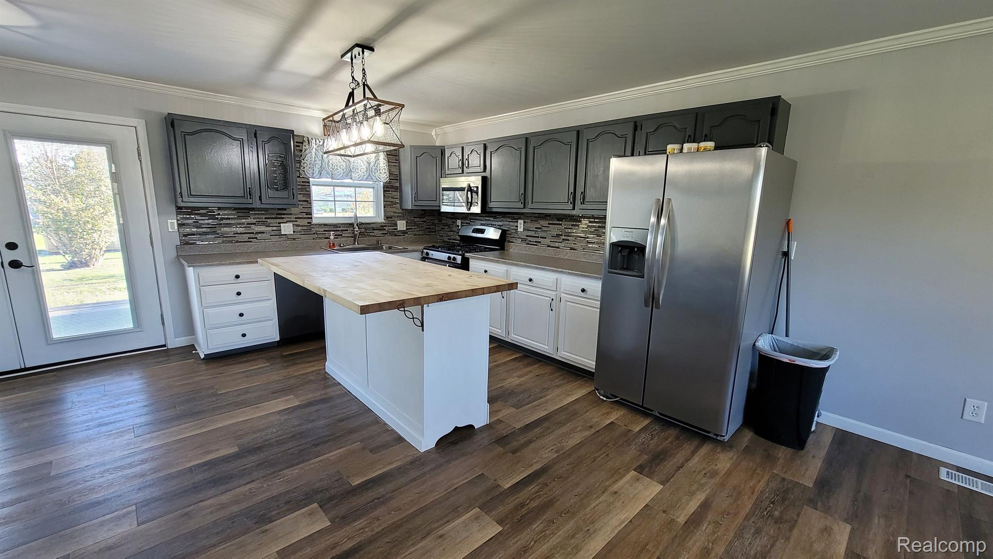 6941 Cade Road Brown City, MI 48416 - Photo 3 of 26 Gallery Image 3