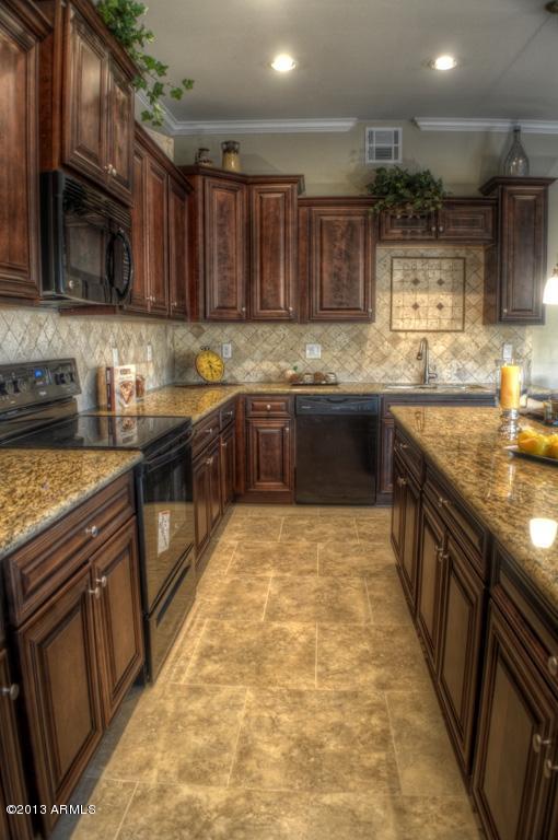 1753 South Roca Mesa, AZ 85204 - Photo 6 of 15 Kitchen2
