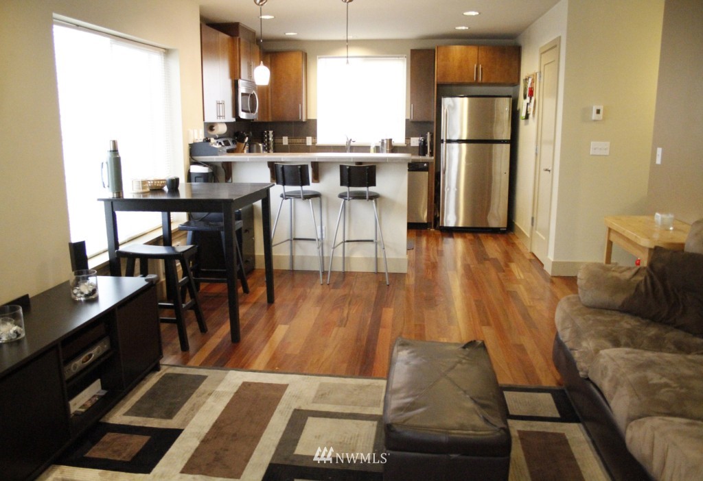 933 North 98th Street, Unit A Seattle, WA 98103 - Photo 11 of 13 Gallery Image 11