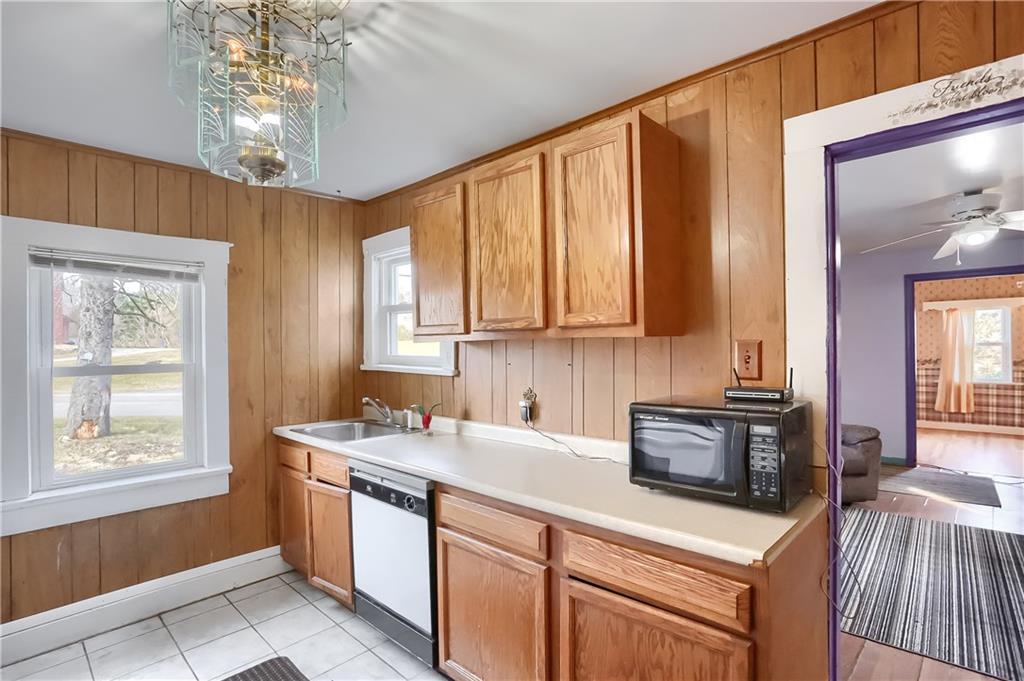 1536 Old Butler Road New Castle, PA 16101 - Photo 7 of 19
