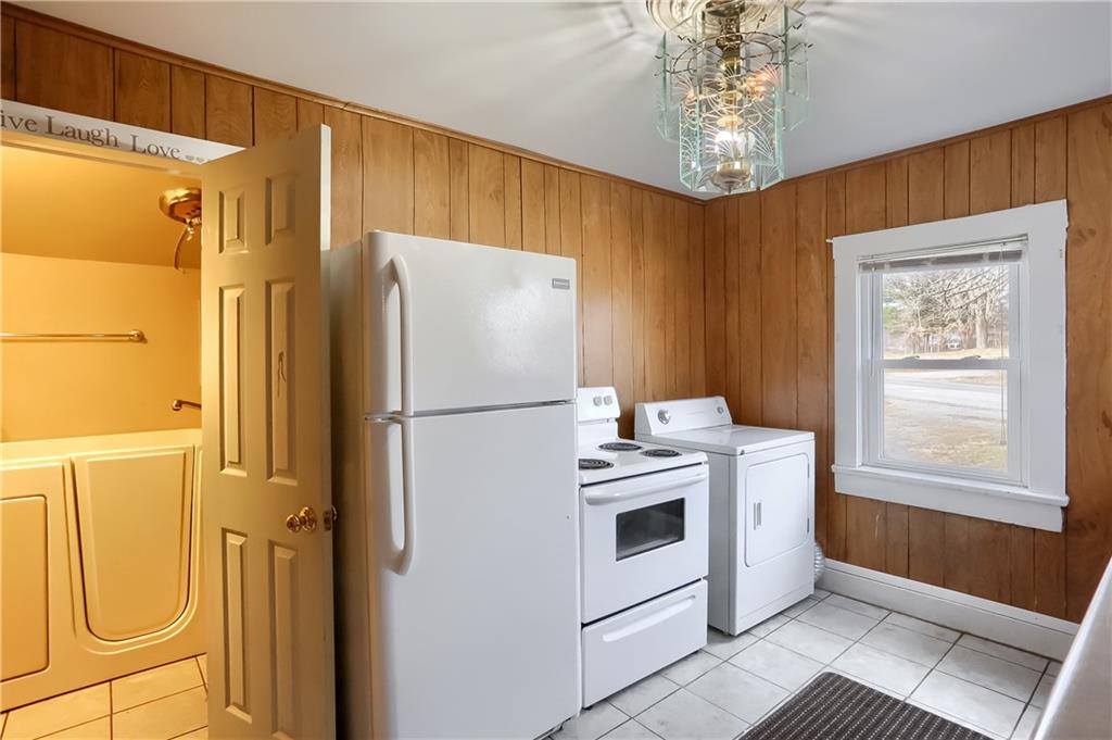 1536 Old Butler Road New Castle, PA 16101 - Photo 9 of 19