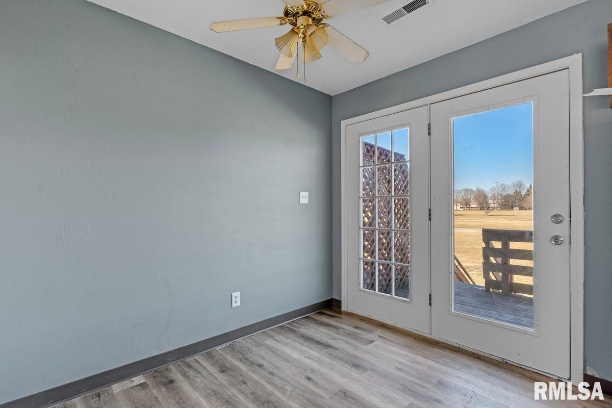 2112 Bradley Court Springfield, IL 62703 - Photo 12 of 25 Gallery Image 12