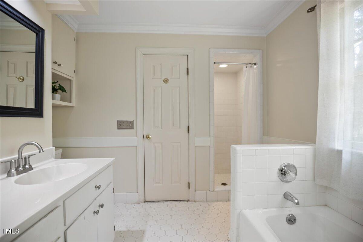 2124 Fallon Oaks Court Raleigh, NC 27608 - Photo 18 of 36 49-IMG_5254