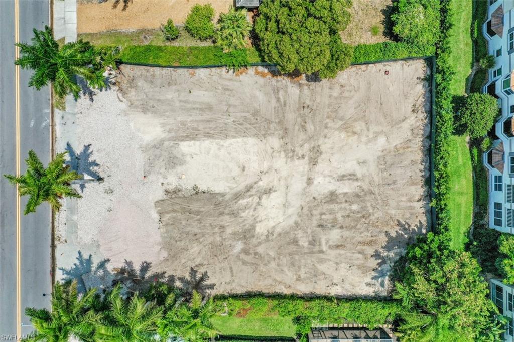 3880 Crayton Road Naples, FL 34103 - Photo 8 of 13