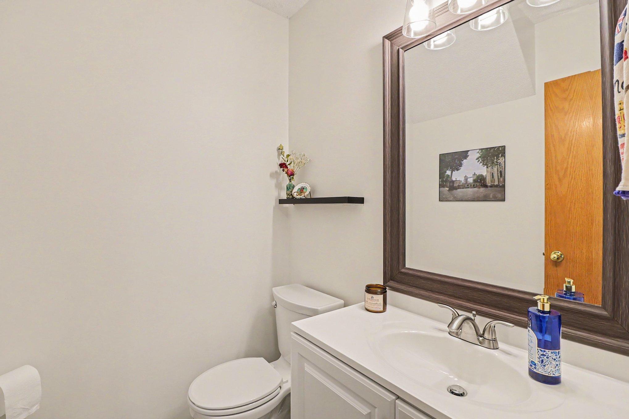8443 Cortland Road Eden Prairie, MN 55344 - Photo 11 of 25