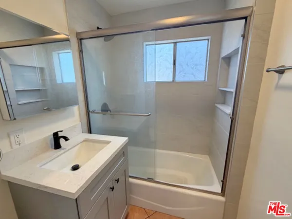 $2,450 | 407 Venice Way, Venice, CA 90291