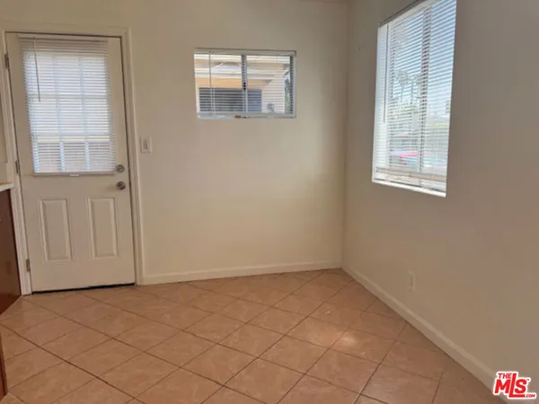 $2,450 | 407 Venice Way, Venice, CA 90291