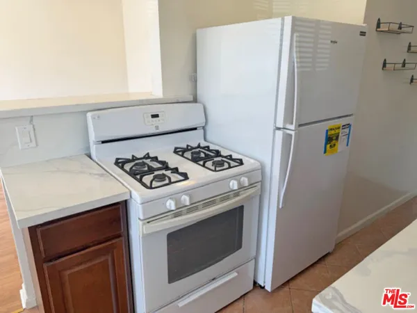 $2,450 | 407 Venice Way, Venice, CA 90291