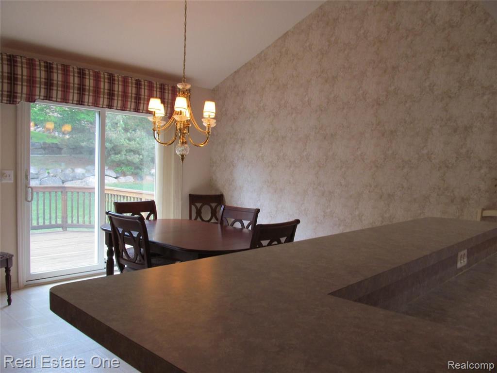 935 Churchill Circle, Unit 66 Rochester, MI 48307 - Photo 6 of 15