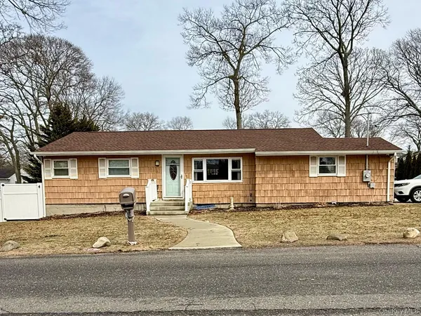 $559,000 | 373 Port Avenue, Ronkonkoma, NY 11779