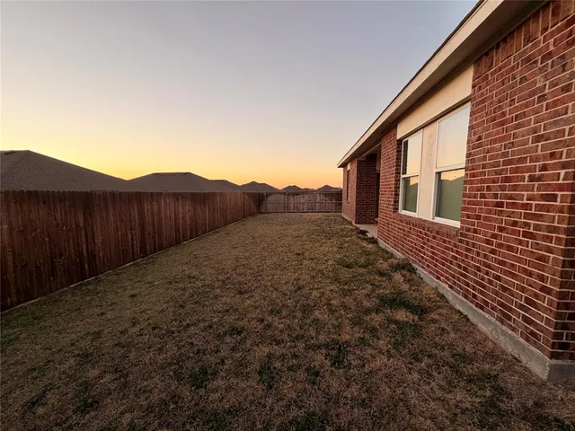 $299,900 | 320 Frio River Road, Glenn Heights, TX 75154