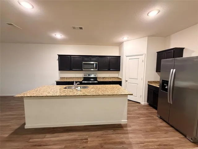 $299,900 | 320 Frio River Road, Glenn Heights, TX 75154