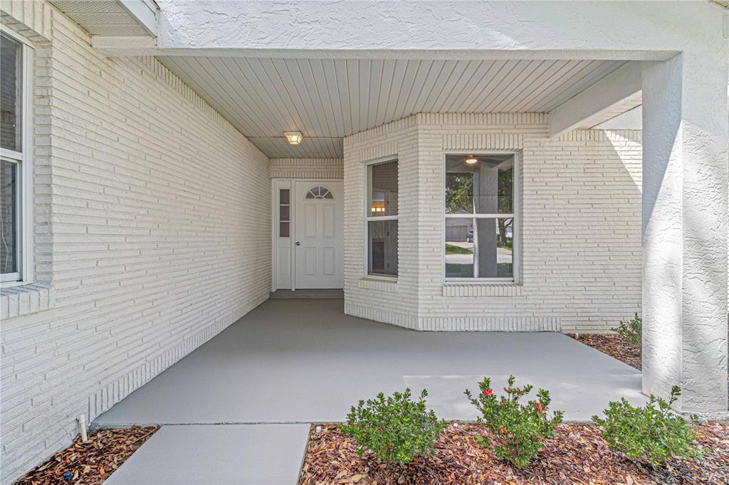 9270 Southwest 92nd Place Road Ocala, FL 34481 - Photo 3 of 32