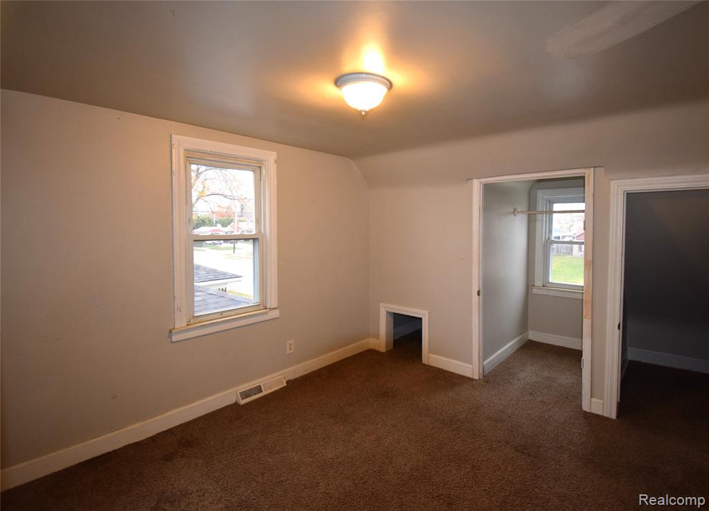 17840 Martin Road Roseville, MI 48066 - Photo 8 of 14
