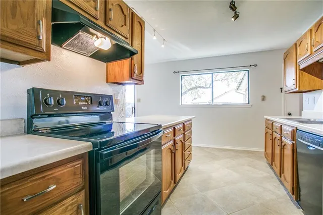 $2,050 | 1318 Springview Drive, Allen, TX 75002