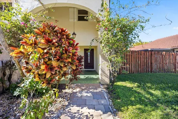 $6,000 | 2560 Bass Way, Unit 2560, Cooper City, FL 33026
