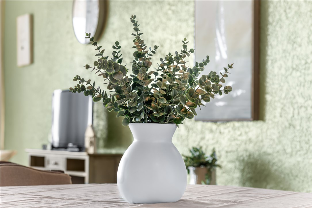 14401 Commodores Drive, Unit 101 Corpus Christi, TX 78418 - Photo 13 of 26 a vase of flowers sitting on a table