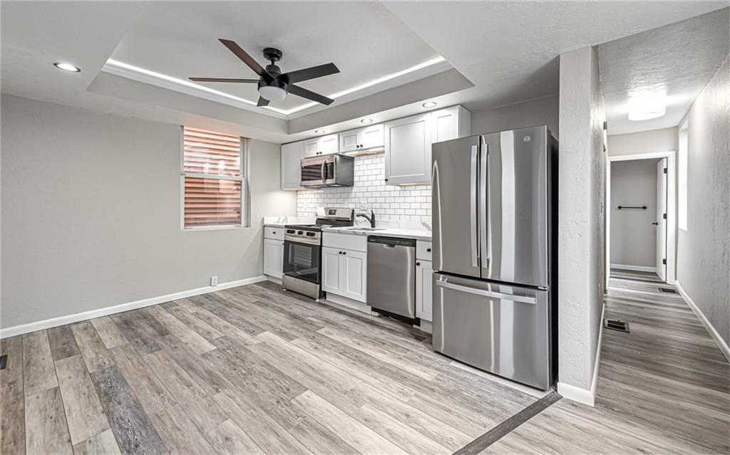 720 Evergreen Road, Unit 1 Pittsburgh, PA 15209 - Photo 4 of 13 Brand new kitchen with stainless appliances