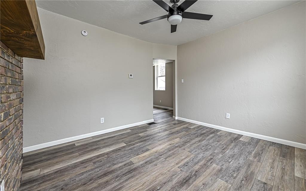 720 Evergreen Road, Unit 1 Pittsburgh, PA 15209 - Photo 4 of 13 New flooring and paint!