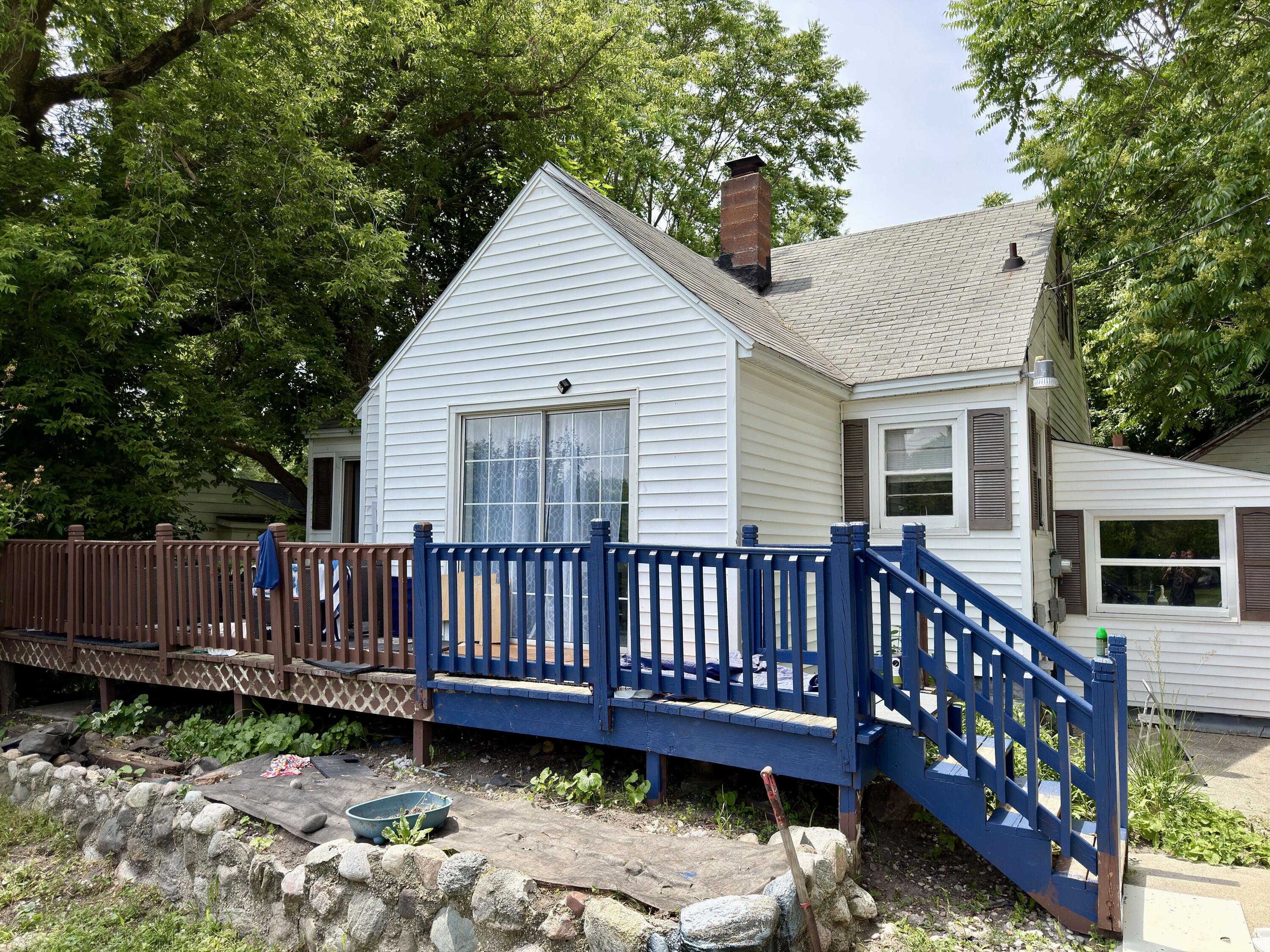 820 Oak Street Manistee, MI 49660 - Photo 1 of 18 IMG_3977
