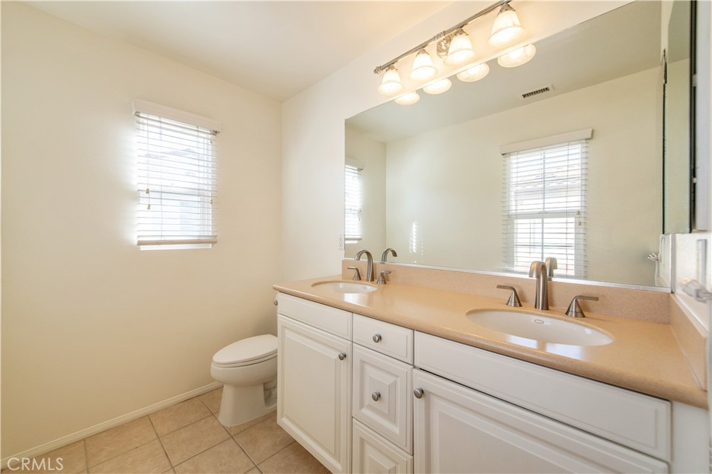 60 Chantilly Irvine, CA 92620 - Photo 13 of 22