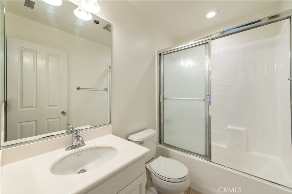 60 Chantilly Irvine, CA 92620 - Photo 18 of 22