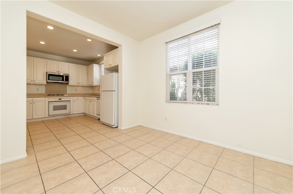 60 Chantilly Irvine, CA 92620 - Photo 4 of 22