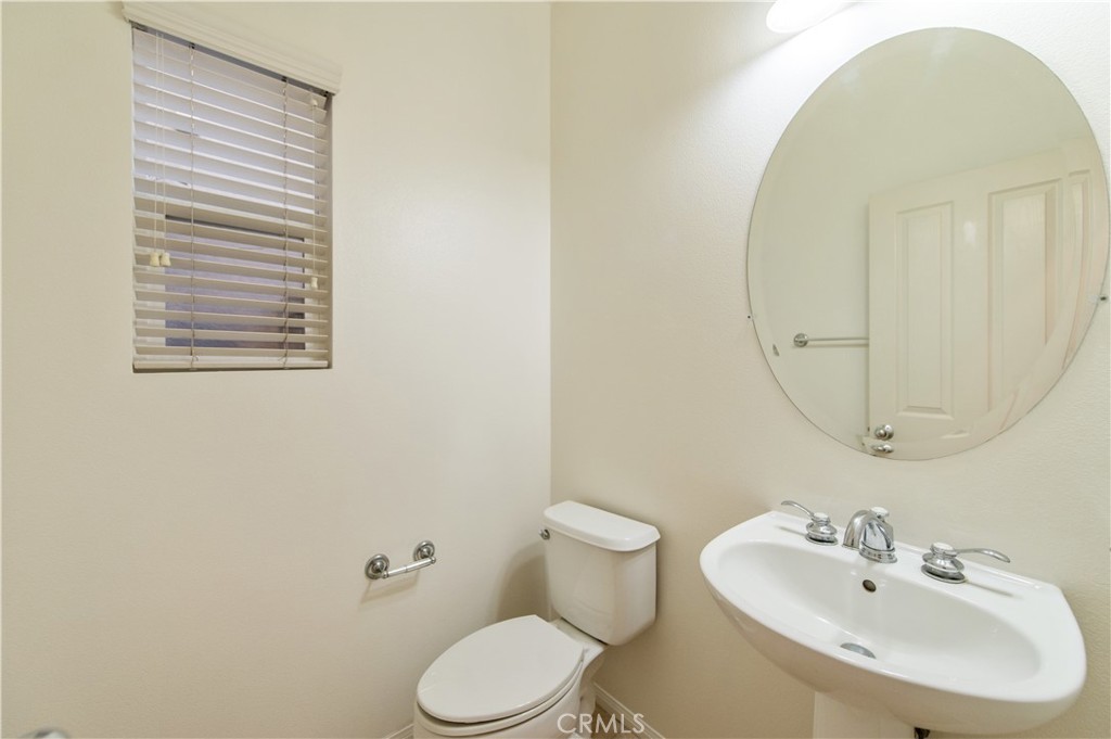 60 Chantilly Irvine, CA 92620 - Photo 6 of 22