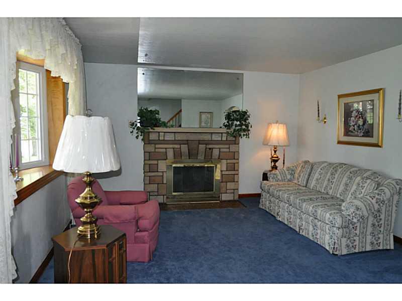 816 Winfield Road Cabot, PA 16023 - Photo 3 of 10 Living Room.
