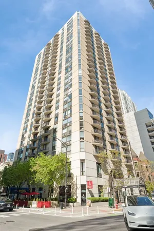 $3,900 | 70 West Huron Street, Unit 708, Chicago, IL 60654