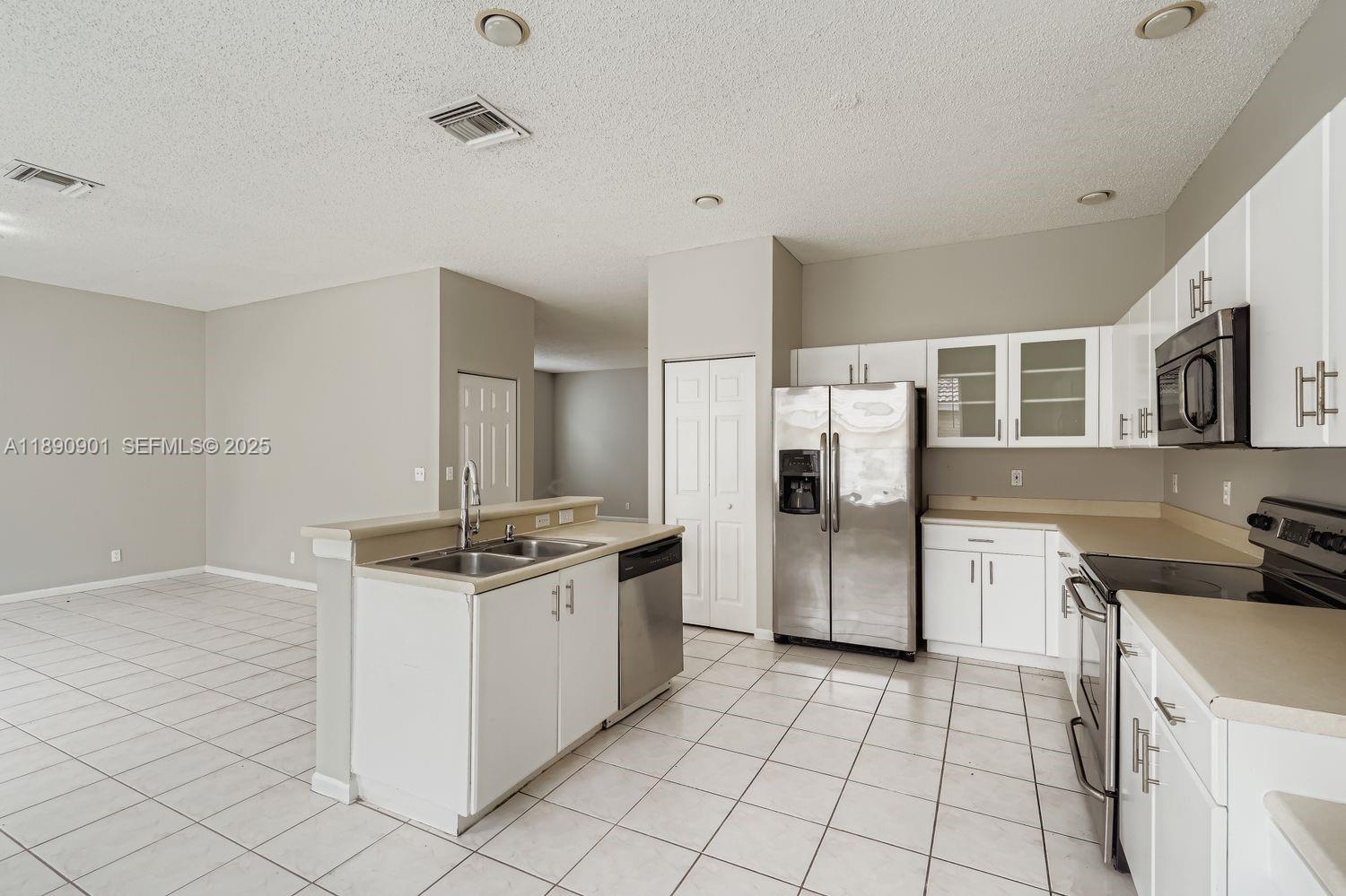 2015 Southwest 159th Avenue Miramar, FL 33027 - Photo 9 of 28