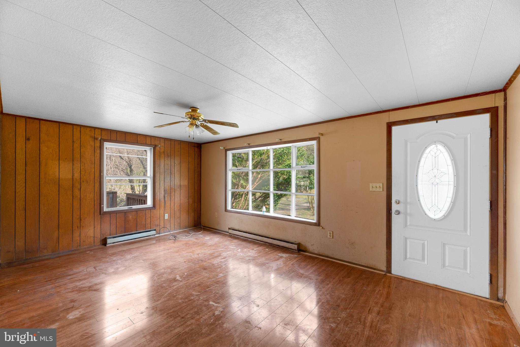 4154 Middleburg Road Union Bridge, MD 21791 - Photo 4 of 35 Living Room